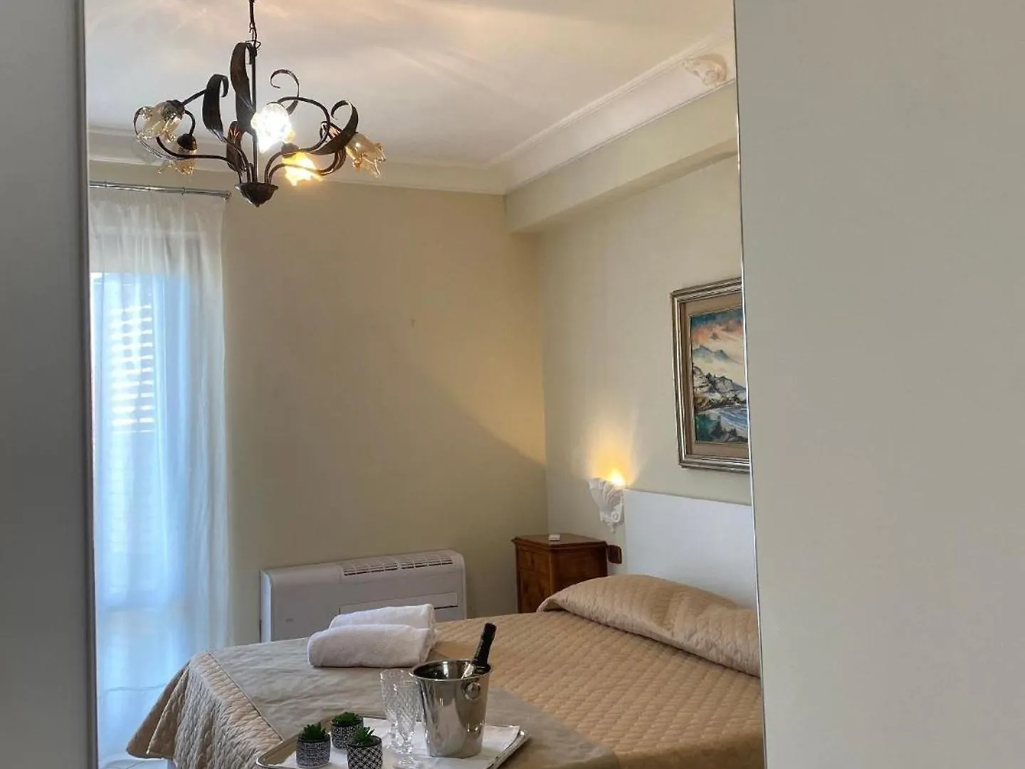 Scala Dei Turchi Palace Suiten Fuer 4 Personen In Realmonte Apartment