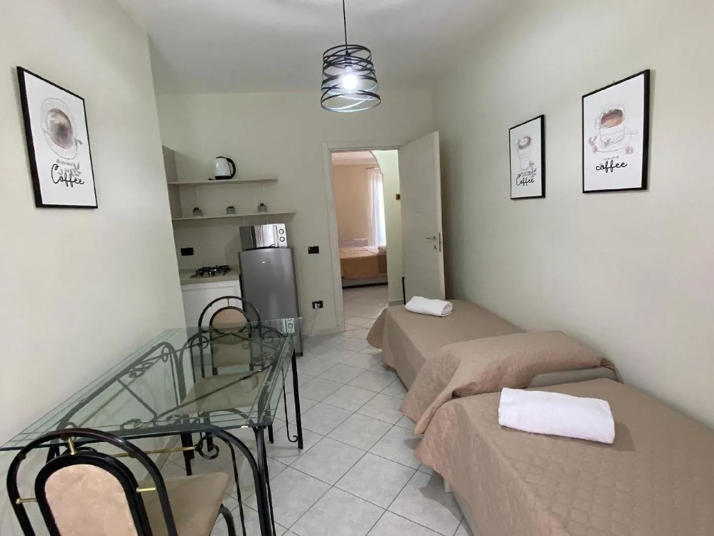 Scala Dei Turchi Palace Suiten Fuer 4 Personen In Realmonte Italy