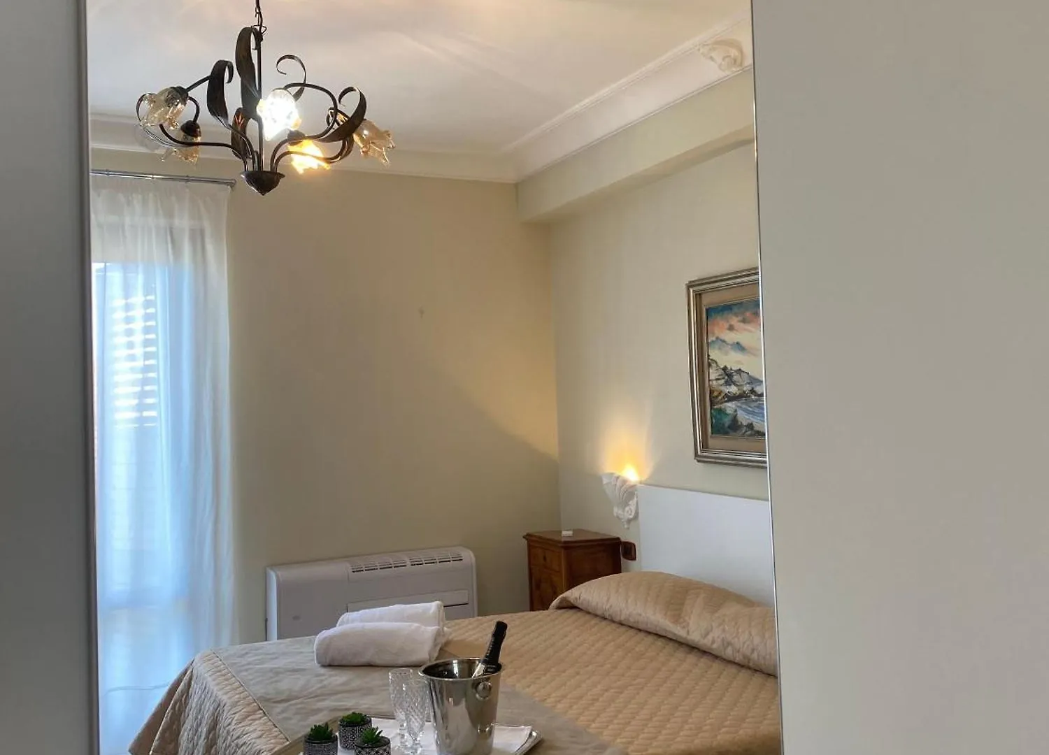 Scala Dei Turchi Palace Suiten Fuer 4 Personen In Realmonte