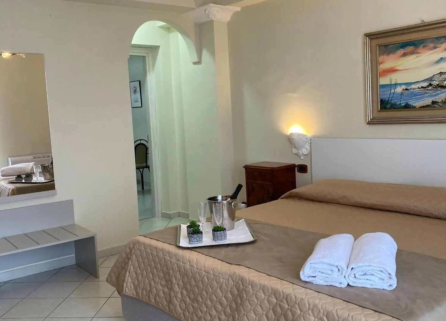 Scala Dei Turchi Palace Suiten Fuer 4 Personen In Realmonte
